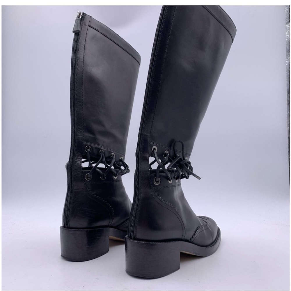 Chanel interlocking CC cut out leather lace up boot - Picture 16 of 16